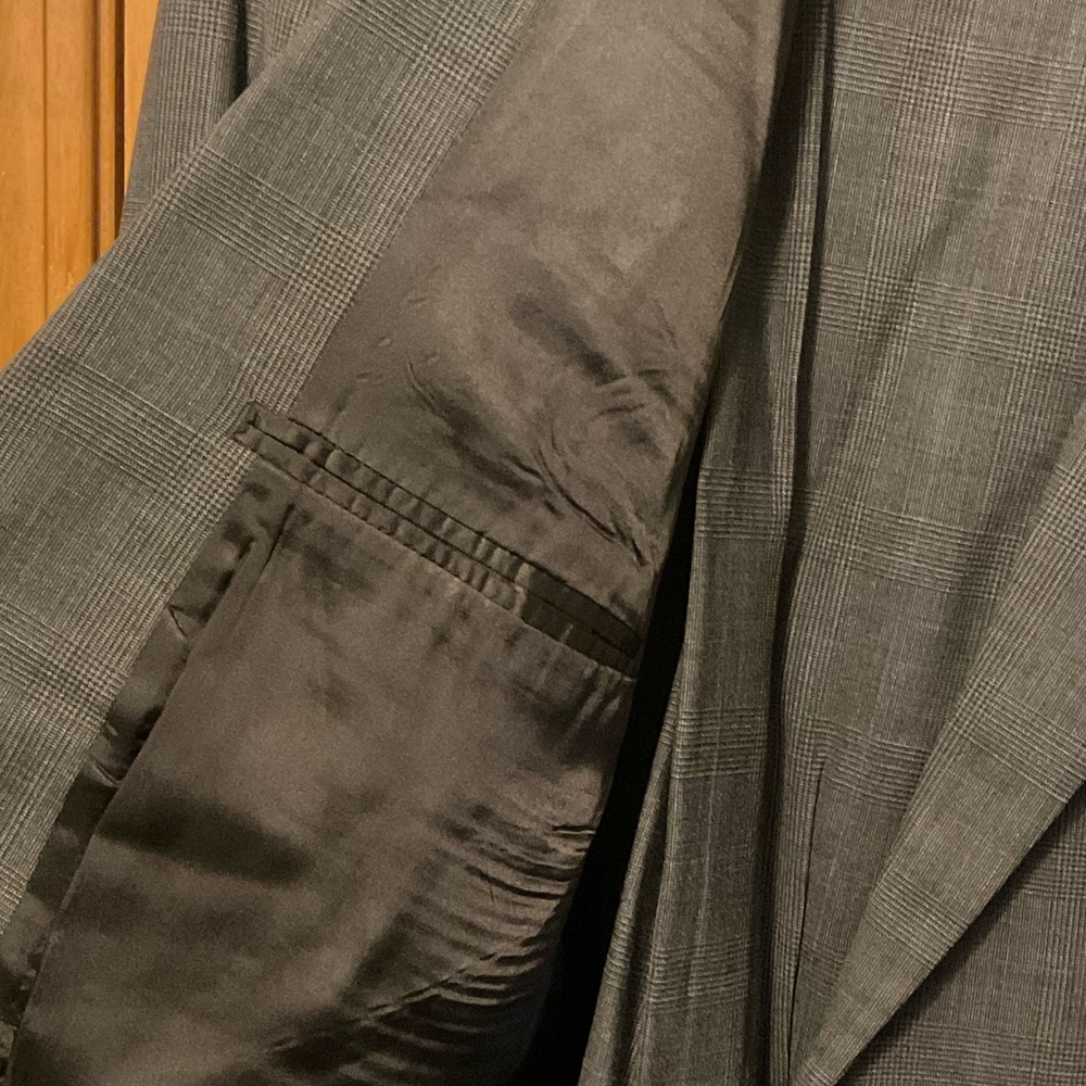 Brooks Brothers Classic Gray Men's Suit - Picture 4 of 8